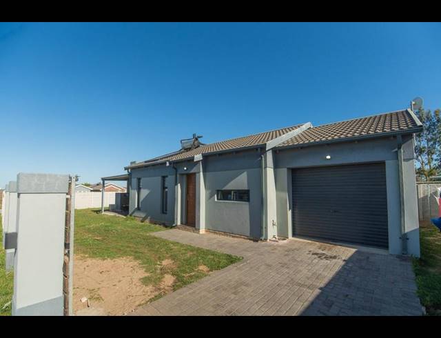 3 BEDROOM HOUSE FOR SALE IN FAIRVIEW